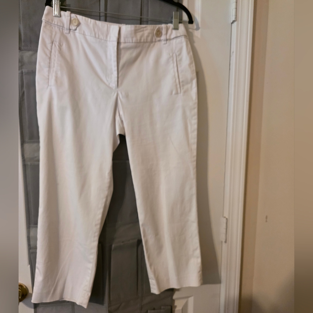 LOFT • "Julie" White Cropped Pants.  Sz 6